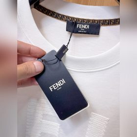 Fendi 26： премьера новых моделей весна