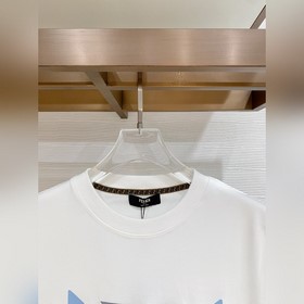 Fendi — эксклюзивная новинка： мужская 