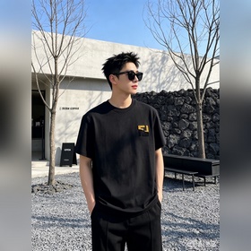 Fendi — эксклюзивная новинка： мужская 