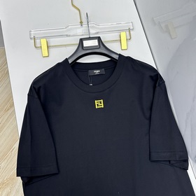 Fendi： премьера новой коллекции в фирм