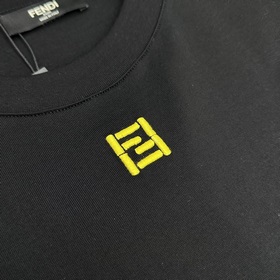Fendi： премьера новой коллекции в фирм