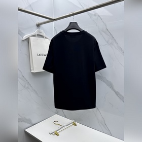 Fendi： новая коллекция — премьера в фи