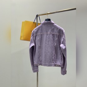 Цена одежды — 3500, цена шорт — 2700. 