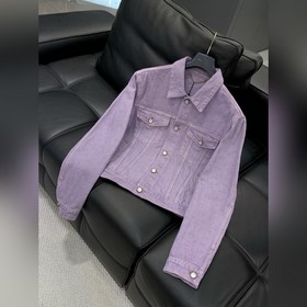 Цена одежды — 3500, цена шорт — 2700. 