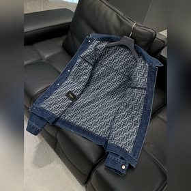 Цена одежды — 3500, цена шорт — 2700. 