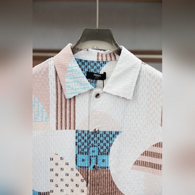 Fendi — модный комплект из жакетчика