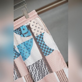 Fendi — модный комплект из жакетчика