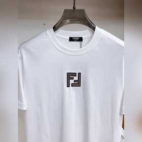 Fendi с полным набором логотипов. Нова
