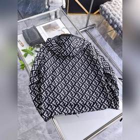 Новая куртка Fendi из весенней коллекц