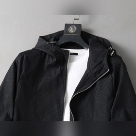Куртка Fendi из весенней коллекции 202