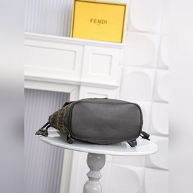 Новая модель рюкзака, которая покоряет