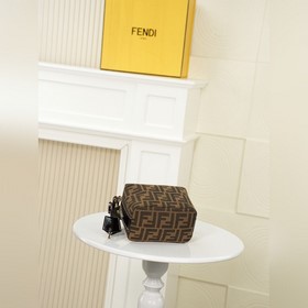 Винтажная косметичка с логотипом Fendi