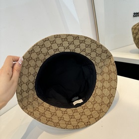 Новинки на официальном сайте GUCCI： ры