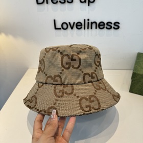 Новинки на официальном сайте GUCCI： ры