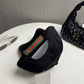 Новая бейсболка Gucci из оригинальной 
