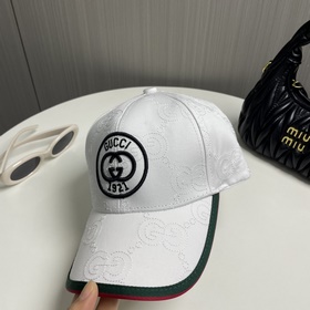 Новая бейсболка Gucci из оригинальной