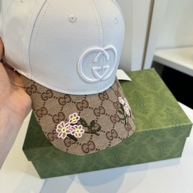 Бейсболка GUCCI — новинка на официальн