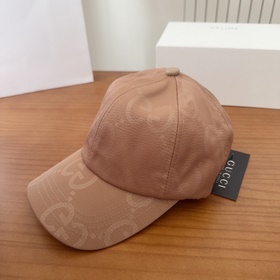 Бейсболка GUCCI — отличается превосход