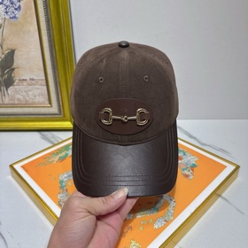 [GUCCI] Бейсболка из замши натурально