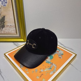 [GUCCI] Бейсболка из замши натурально