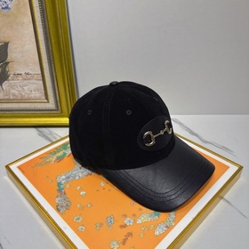 [GUCCI] Бейсболка из замши натурально