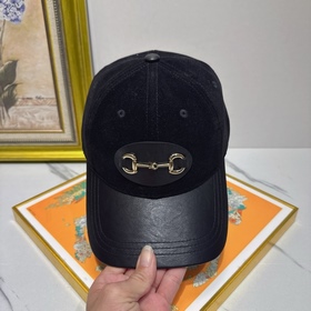 [GUCCI] Бейсболка из замши натурально