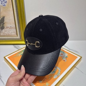 [GUCCI] Бейсболка из замши натурально