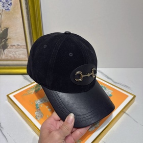 [GUCCI] Бейсболка из замши натурально