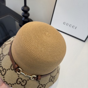 Новая соломенная шляпа-борето от Gucci