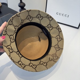 Новая соломенная шляпа-борето от Gucci