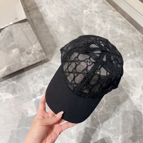 Новая модель бейсболки GUCCI с лаконич