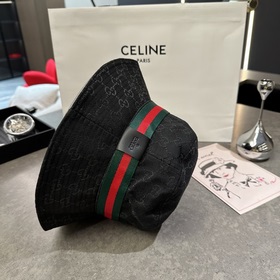 Классическая рыбацкая кепка Gucci с уз