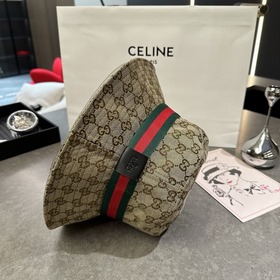 Классическая рыбацкая кепка Gucci с уз
