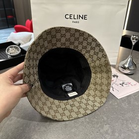 Классическая рыбацкая кепка Gucci с уз