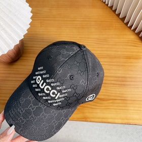 Новая модель бейсболки GUCCI с лаконич