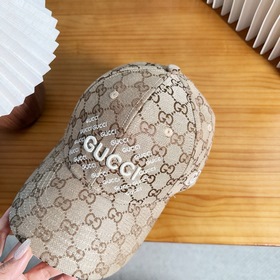 Новая модель бейсболки GUCCI с лаконич