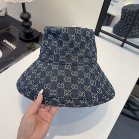 Новая модель рыбацкой кепки Gucci с ши