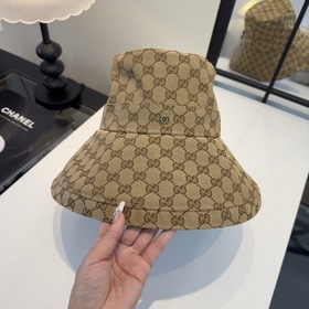 Новая модель рыбацкой кепки Gucci с ши