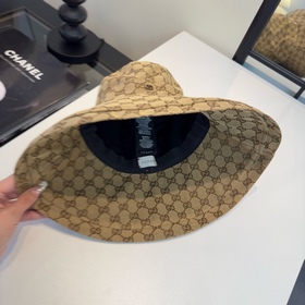 Новая модель рыбацкой кепки Gucci с ши