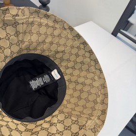 Новая модель рыбацкой кепки Gucci с ши