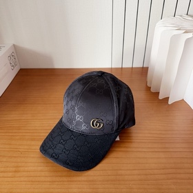 Новая бейсболка из коллекции GUCCI — л