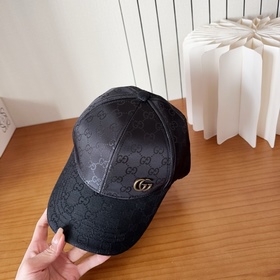 Новая бейсболка из коллекции GUCCI — л
