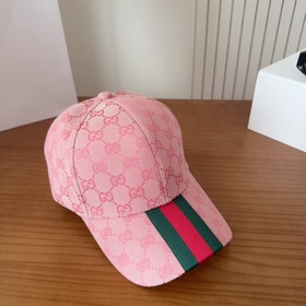 GUCCI — лаконичная бейсболка, очень мо