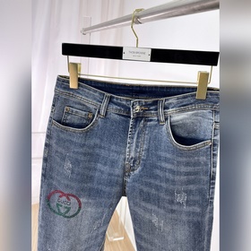 Мужские джинсы GUCCI — модель, предста