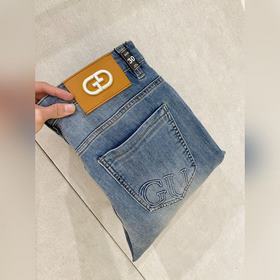Gucci представляет новую коллекцию лет