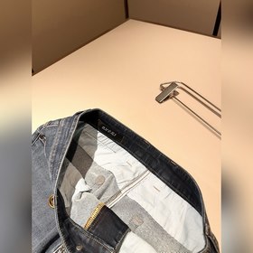 Gucci： новые мужские джинсы весна-лето