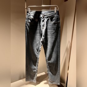 Gucci： новые мужские джинсы весна-лето