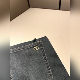 Gucci： новые мужские джинсы весна-лето