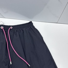 Gucci — новые модели шорт в стиле кэжу