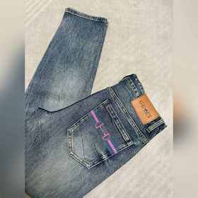 Новые джинсы GU Gucci из коллекции вес